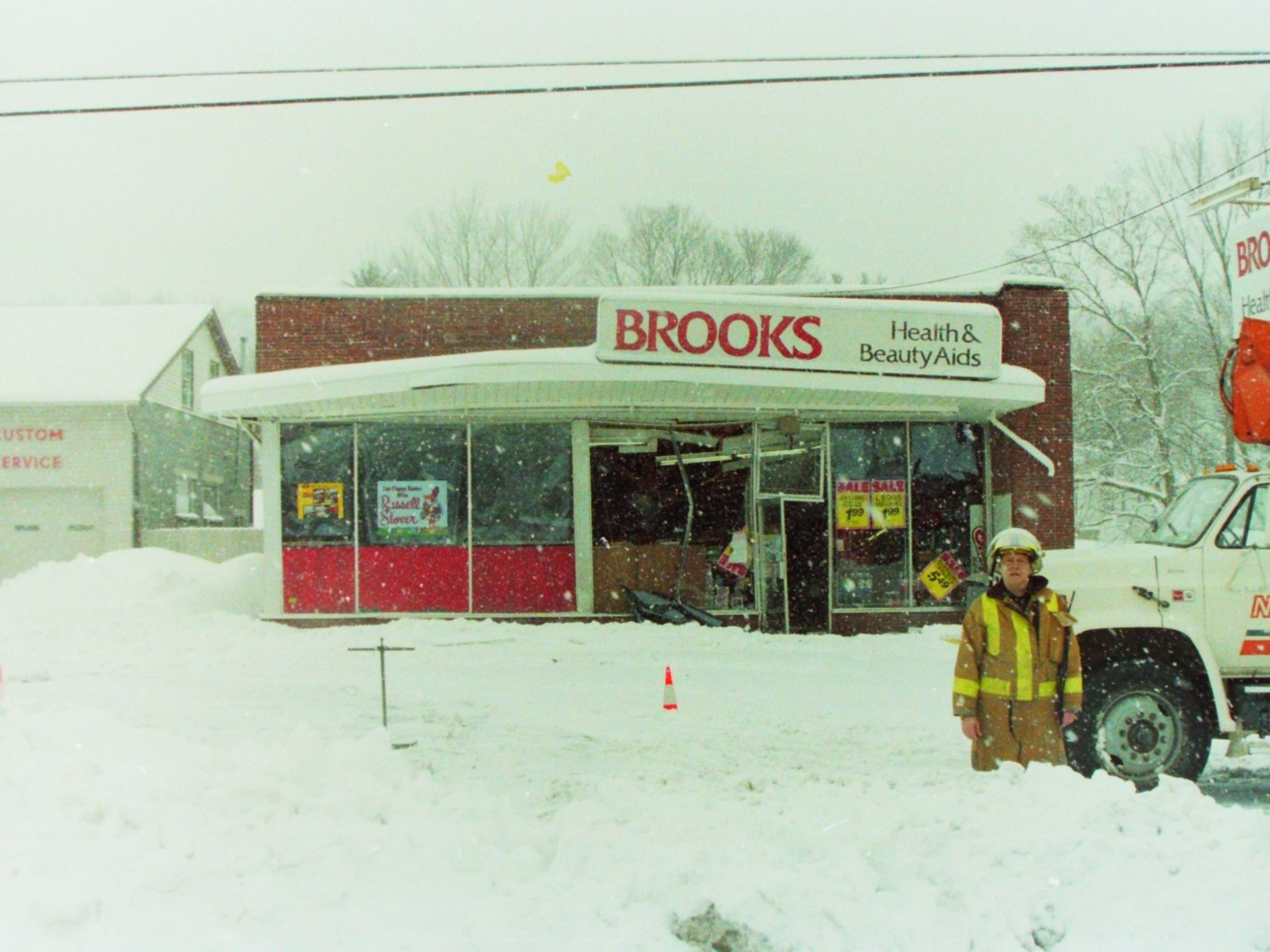 03-09-94  Response - Brooks Pharm. Collapse